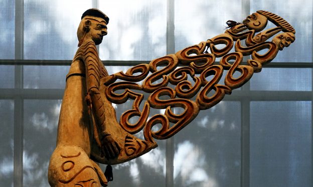 Bis pole detail