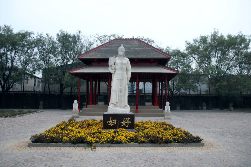 Reconstruction of the sacrificial altar above Fu Hao’s tomb (Tomb 5 at Xiaotun), late Shang dynasty, 1200 B.C.E., Yinxu, Anyang, Henan, China (photo: Gary Todd)